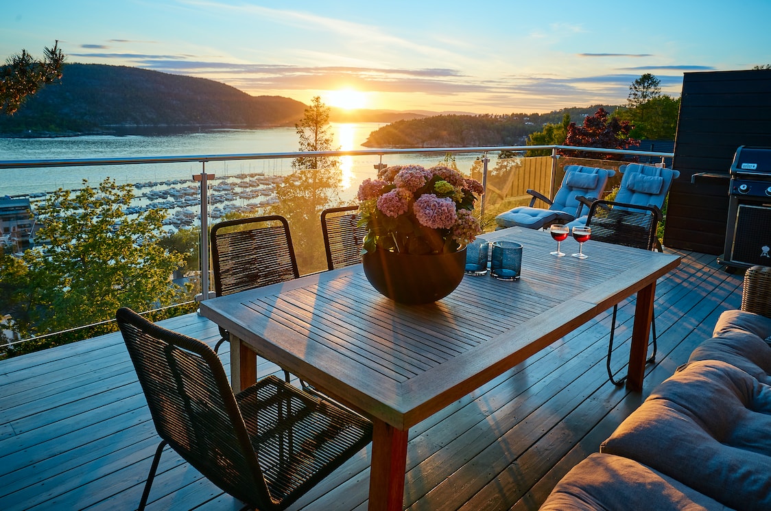 Terrace dining space